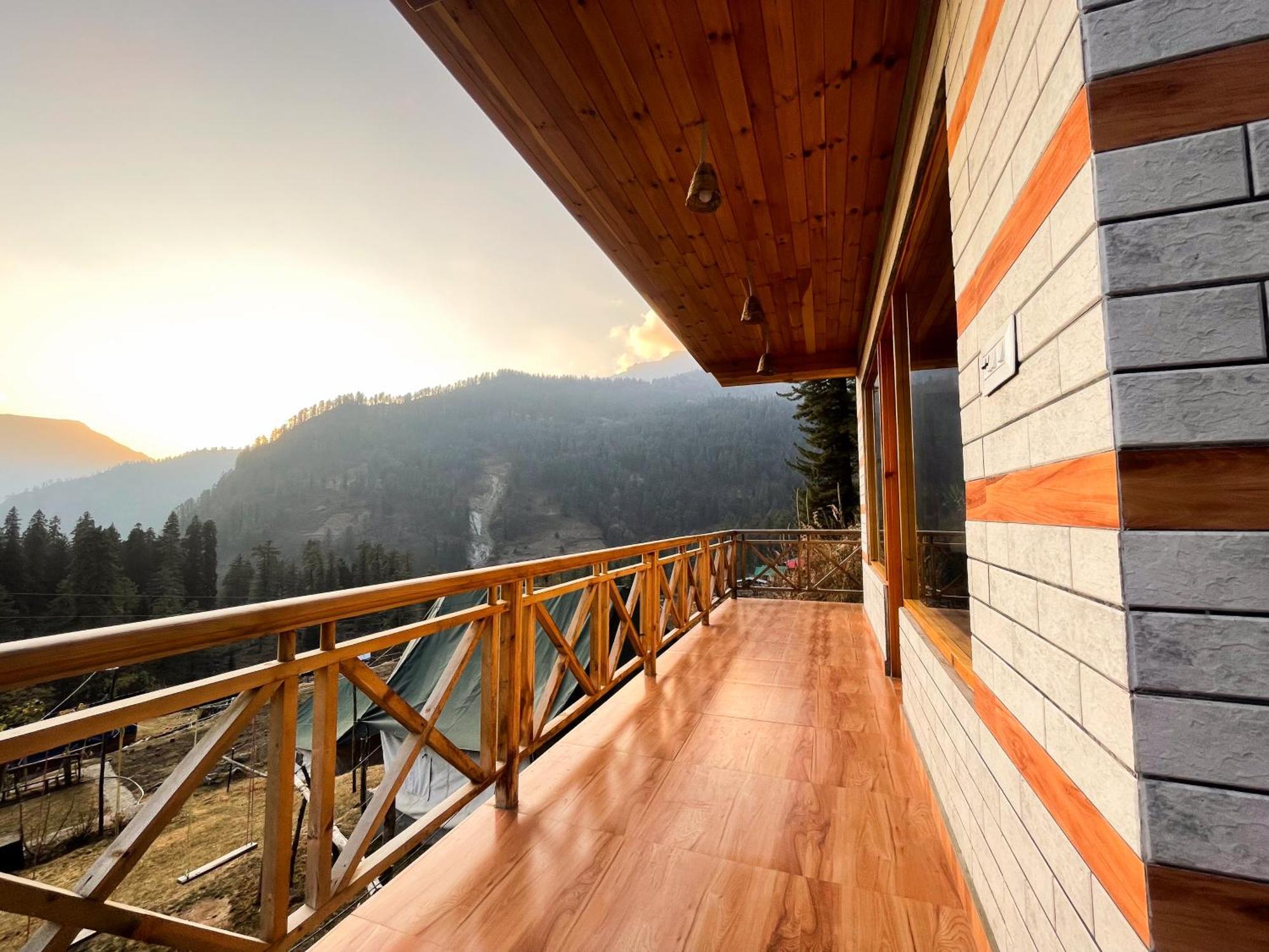 Singing Woods Kutla Hotel กูลู ภายนอก รูปภาพ