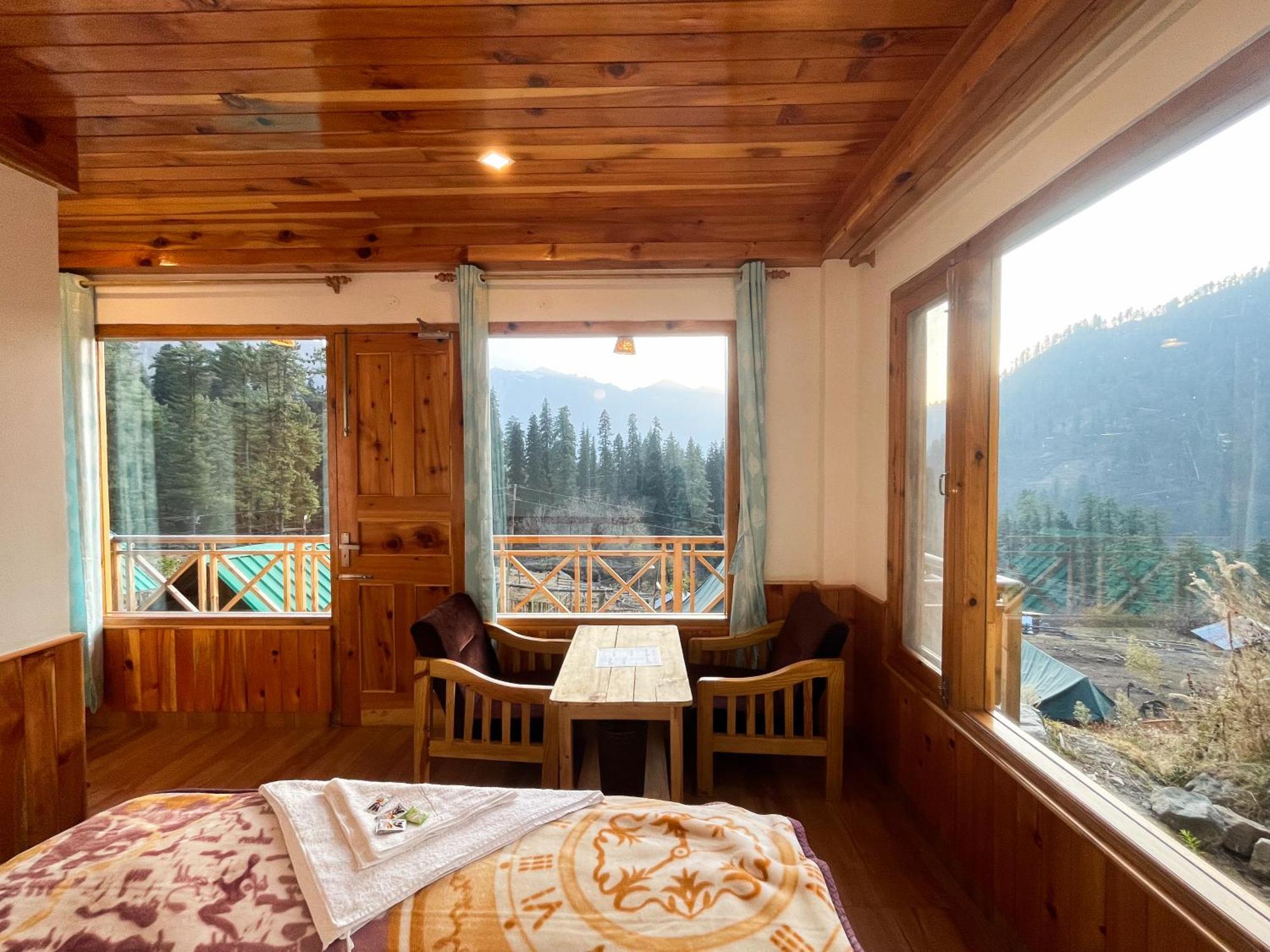 Singing Woods Kutla Hotel กูลู ภายนอก รูปภาพ